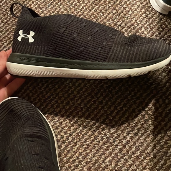 Black Under Armour tennis shoes - Picture 2 of 5